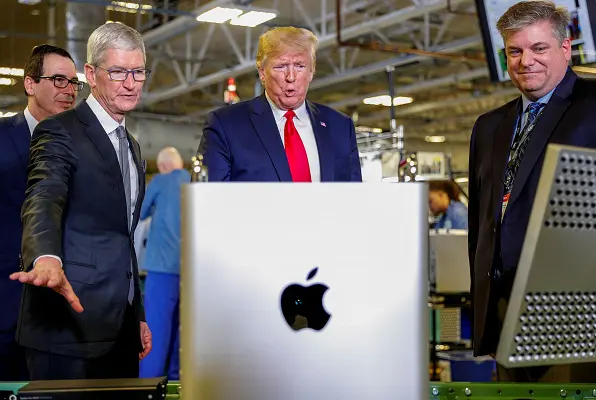 Trump Ancam Apple dengan Tarif 25% Jika Tidak Produksi iPhone di AS